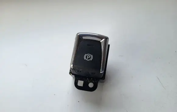 Nissan Qashqai Hand parking brake switch 