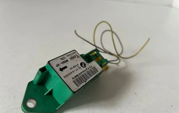 BMW 5 E39 Airbag deployment crash/impact sensor 6910678 M7764WP
