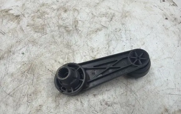 BMW 3 E46 Rear door window winding handle 1225032