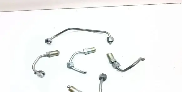 Opel Mokka Fuel injector supply line/pipe 