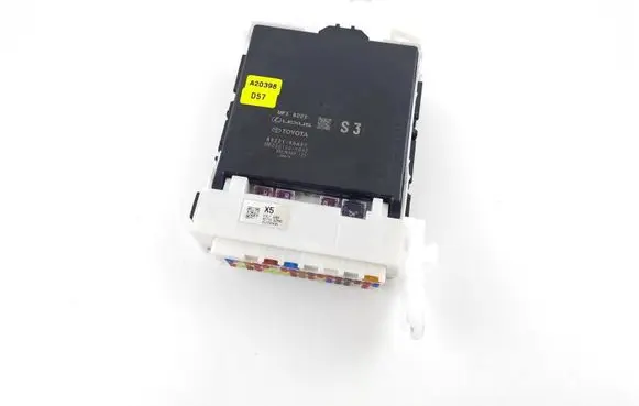 Toyota Yaris Cross Comfort/convenience module 892210DA80 8273052R90 MB2381009092
