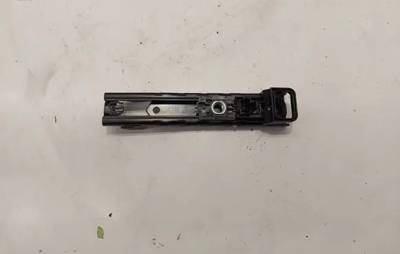 Volkswagen PASSAT B8 Seat belt adjustment rail 4M0857819
