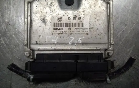 Volkswagen Transporter - Caravelle T4 Engine control unit/module 074906018C 0281010082