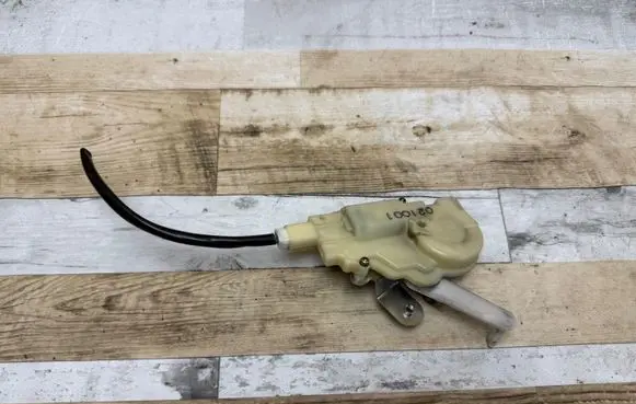 Toyota Yaris Tailgate boot lock/latch motor 