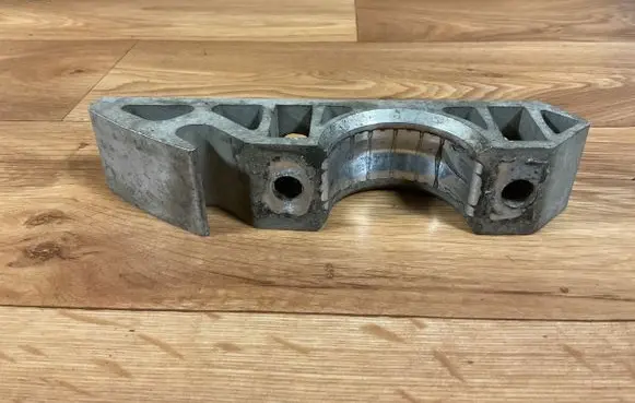 Volkswagen Touareg II Sway bar bush bracket, front 7L0411063