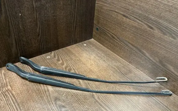 Renault Master III Front wiper blade arm 8200734777 80020266