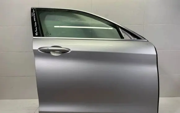Alfa Romeo Stelvio Front door