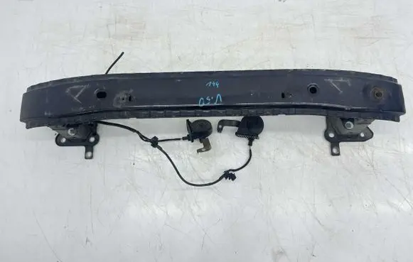Volvo V50 Front bumper support beam 