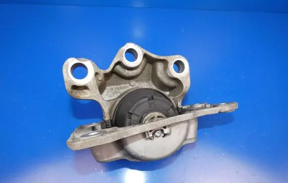 Volvo XC90 Engine mount bracket 31339949