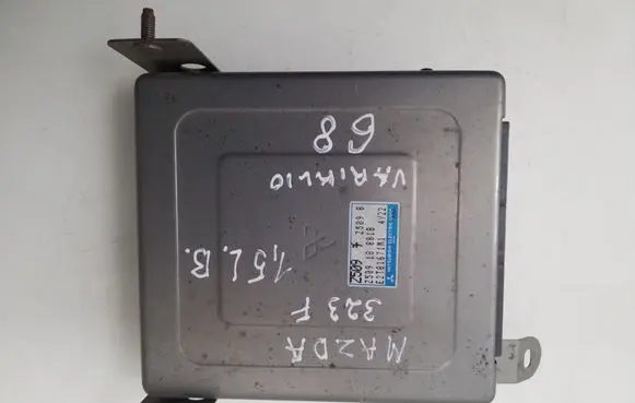 Mazda 323 F Engine control unit/module E2R81671M1