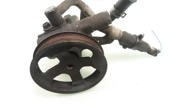 Toyota Corolla E110 Power steering pump