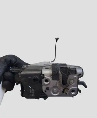 Peugeot 5008 Rear door lock A02334