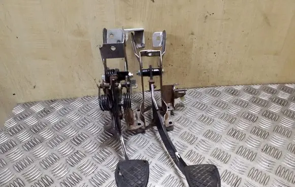 Subaru Outback Pedal assembly 