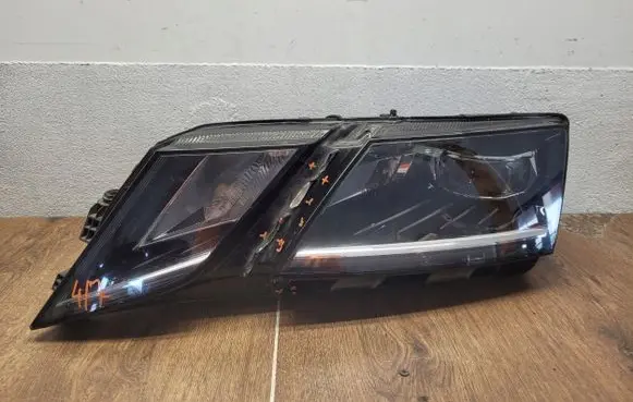 Skoda Octavia Mk3 (5E) Headlight/headlamp 5E1941015D