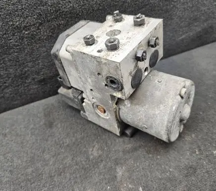 Audi A6 S6 C5 4B ABS Pump 8E0614111H