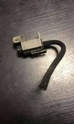 BMW 3 E92 E93 Vacuum valve 7537612