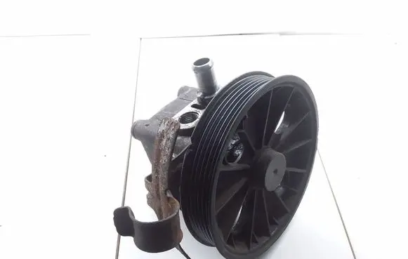 Volvo S80 Power steering pump 8683377