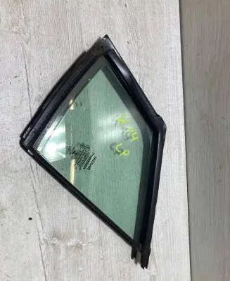 Nissan Micra K14 Front door window glass four-door