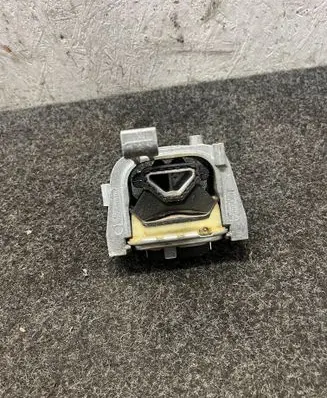 Volkswagen Touran III Engine mount bracket 5Q0199262