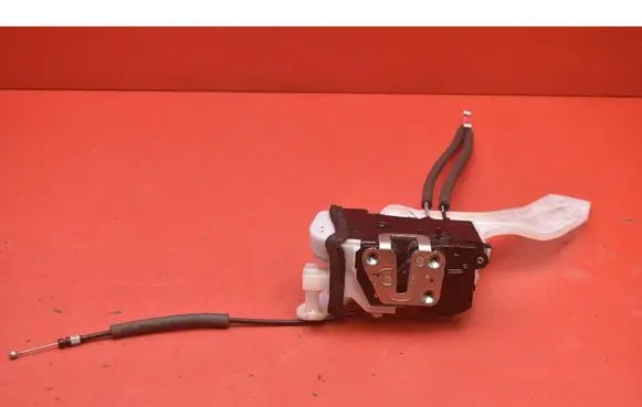 Hyundai ix35 Rear door lock 814102Y010