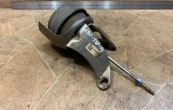 Mercedes-Benz C W204 Turbo system vacuum part 6510906180