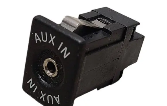 Volkswagen Golf VI AUX in-socket connector 5M0035724