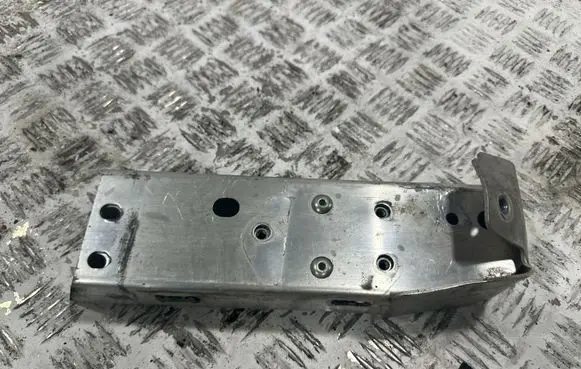 Chevrolet Corvette C8 Radiator mount bracket 84748130
