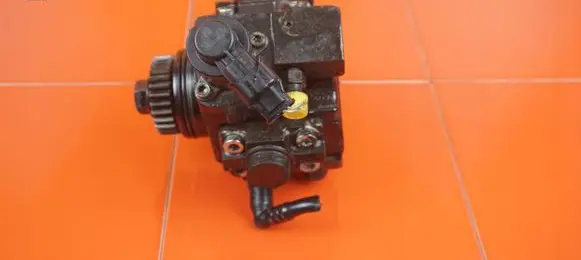 Renault Trafic III (X82) Fuel injection high pressure pump 0445010404 20MB22
