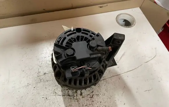 Volvo S60 Generator/alternator 8676498 0124525029