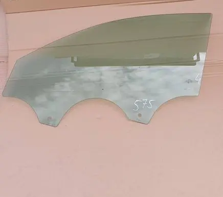 Skoda Karoq Front door window glass four-door 575845201