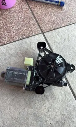 Audi A4 S4 B9 Front door window regulator motor 8W0959802