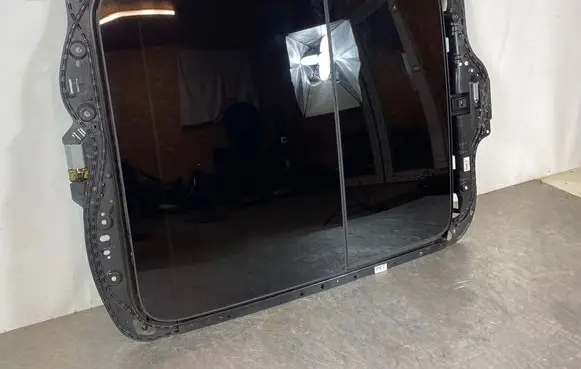 Maserati Levante Sunroof set 