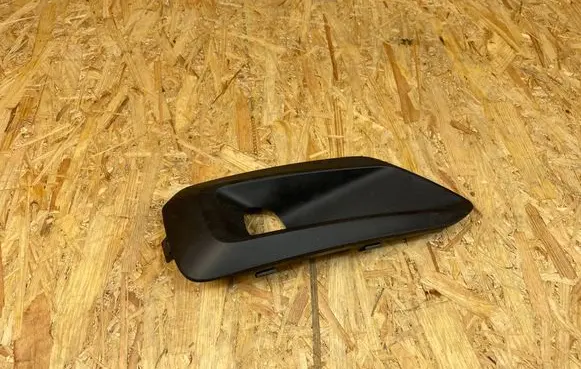 Volvo XC40 Front bumper lower grill 31449343