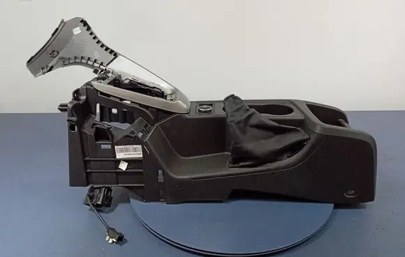 Ford Focus Center console BM51A045M62MBW