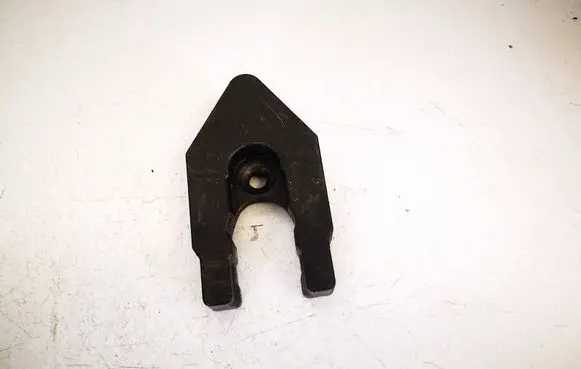 Nissan X-Trail T30 Fuel Injector clamp holder 