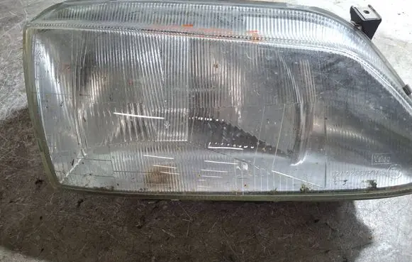 Renault Megane I Headlight/headlamp 7701040684