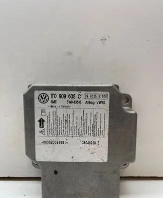 Volkswagen Touran I Airbag control unit/module 1T0909605C