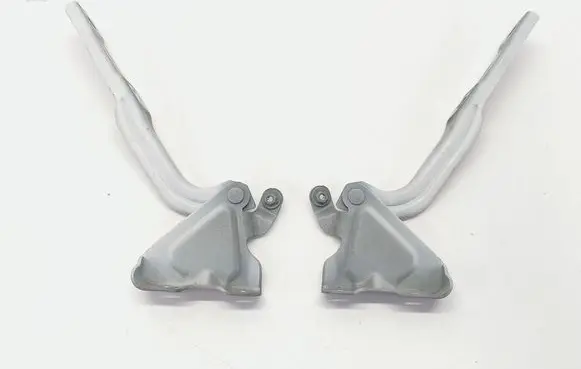 Engine bonnet/hood hinges