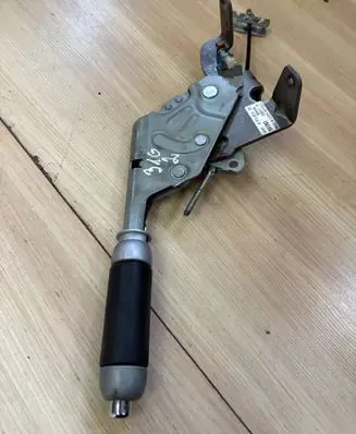 Mini One - Cooper Coupe R56 Hand brake release handle 677481402