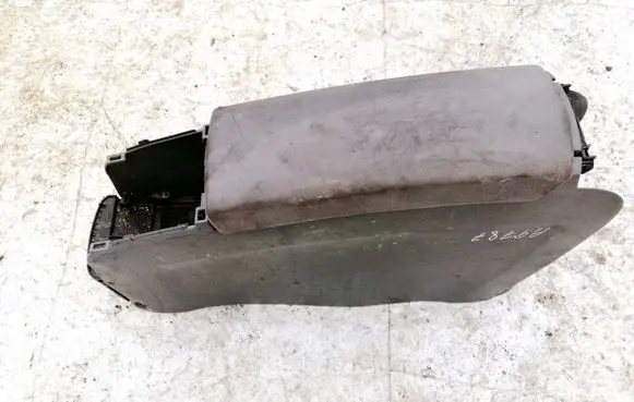 Volkswagen PASSAT B6 Armrest 5890147040 58901-47060