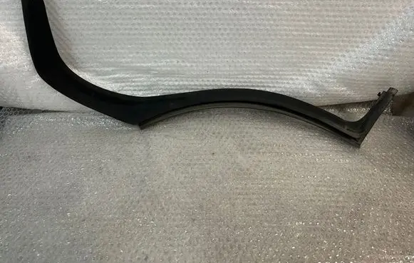 Porsche Taycan 9J1 Rubber seal rear door 9J1839775A