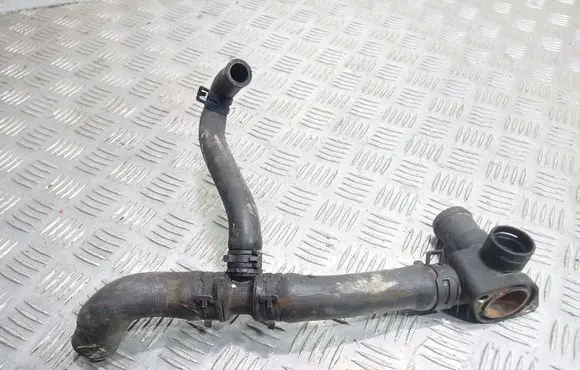 Volkswagen PASSAT B5 Engine coolant pipe/hose