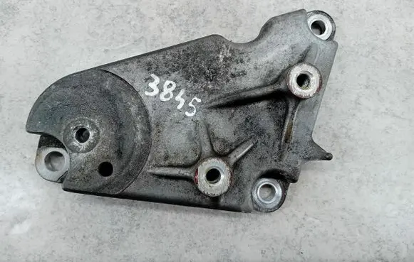 Infiniti EX Engine mounting bracket 