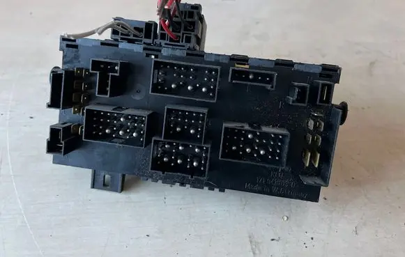 Volkswagen Jetta II Fuse box set 171941813d