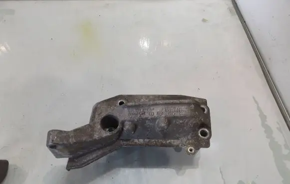Volkswagen Cross Polo Engine mount bracket 039199275AB