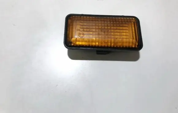 Volkswagen Golf III Front fender indicator light 1h0949117