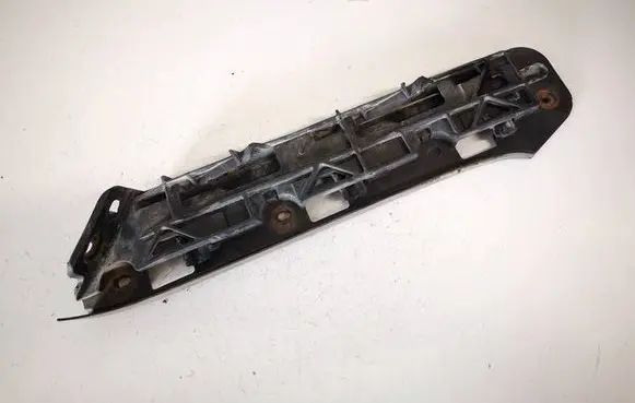 Front bumper mounting bracket