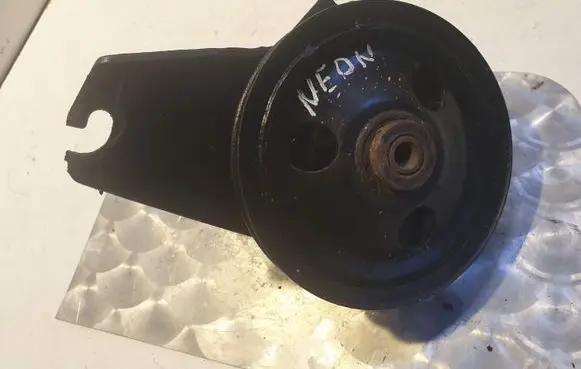 Chrysler Neon I Power steering pump