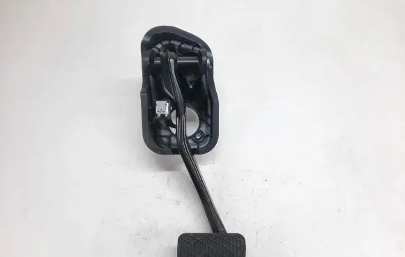 Mercedes-Benz GLC X253 C253 Brake pedal A2052920415