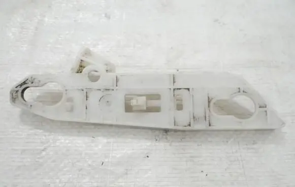 Peugeot 308 Front bumper mounting bracket AA36136493